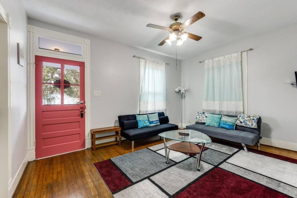 Cozy Sea Breeze Bungalow - 2 Mins To The Beach Galveston Exterior photo