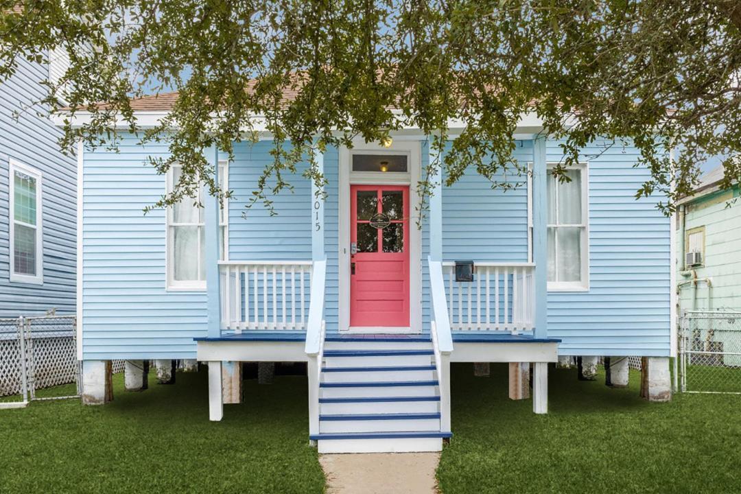 Cozy Sea Breeze Bungalow - 2 Mins To The Beach Galveston Exterior photo